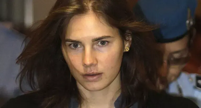 קרובי הקורבן של נוקס: "להסגיר אותה מארה"ב"