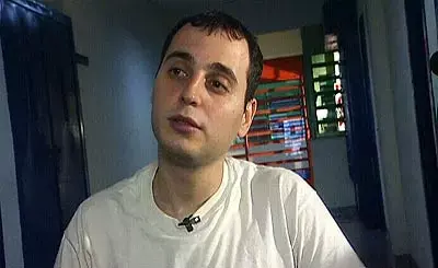 רוצחו של דרק רוט שוב חופשי