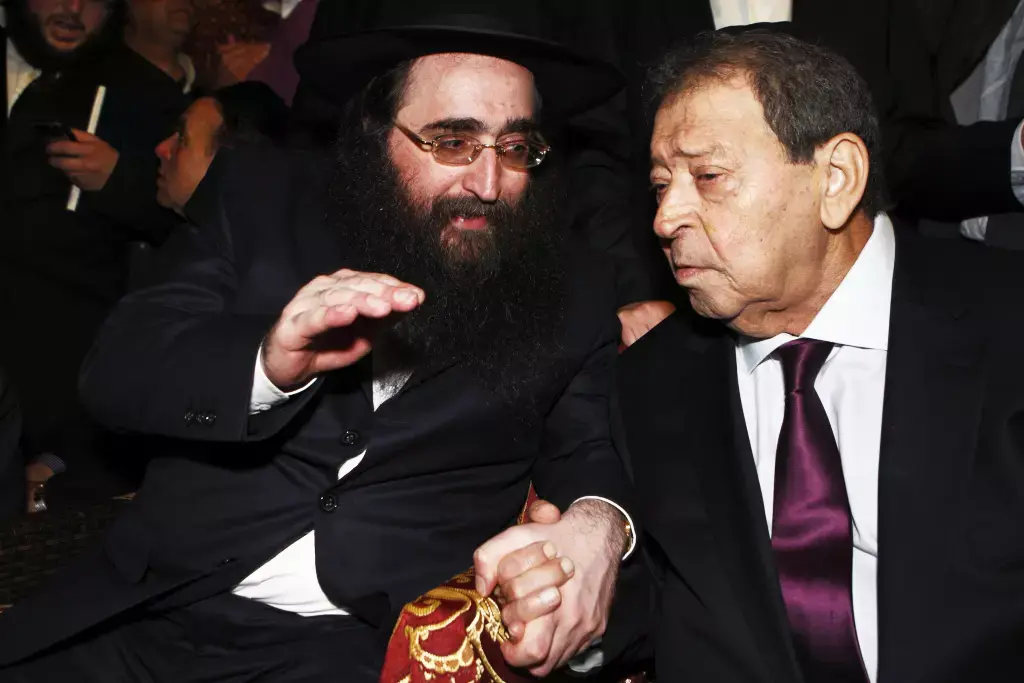 מאיפה יש לפואד מיליונים לפנטהאוז?
