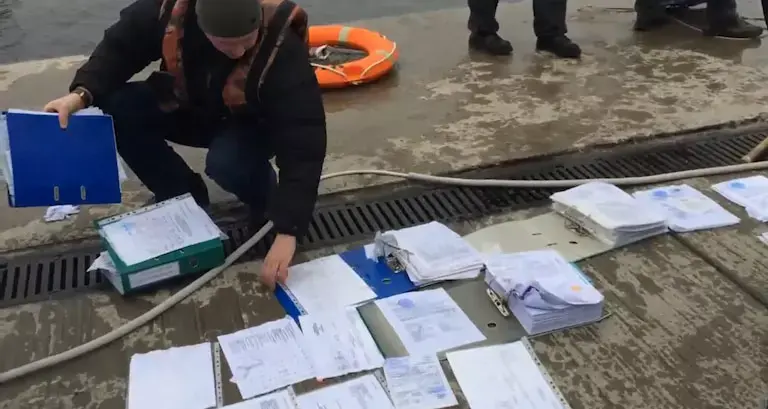 מעקבים חשאיים וכסף מסתורי: המסמכים של הנשיא הנמלט