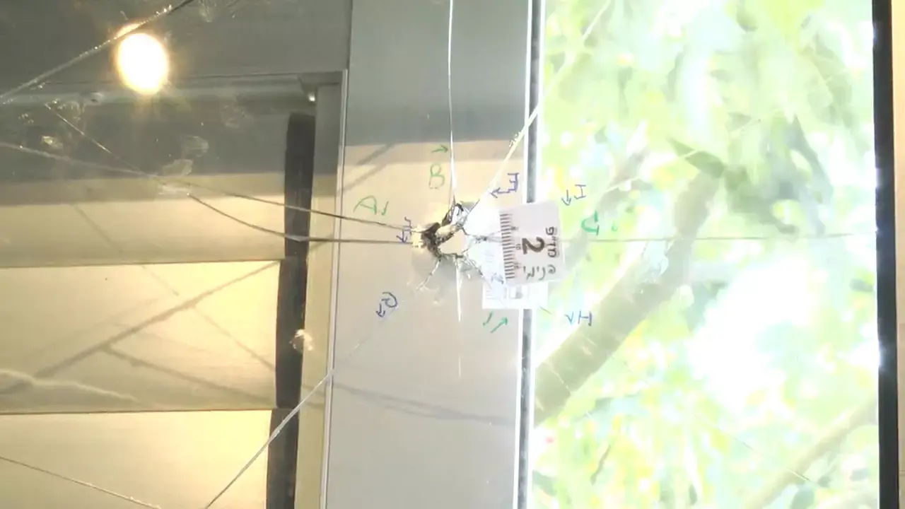 החשד לירי חיבר בין השכנים לחוסים: "אוהבים לחיות"