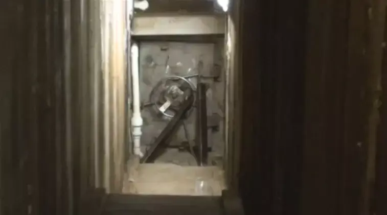 צפו: מערכת המנהרות הסודית של ברון הסמים נחשפת