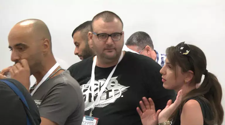 בעקבות הפרשה: ירון ברלד מחוץ ל"ארץ נהדרת"