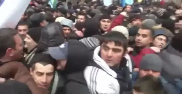 המחאה באוקראינה: עשרות פצועים בהפגנה נגד פוטין