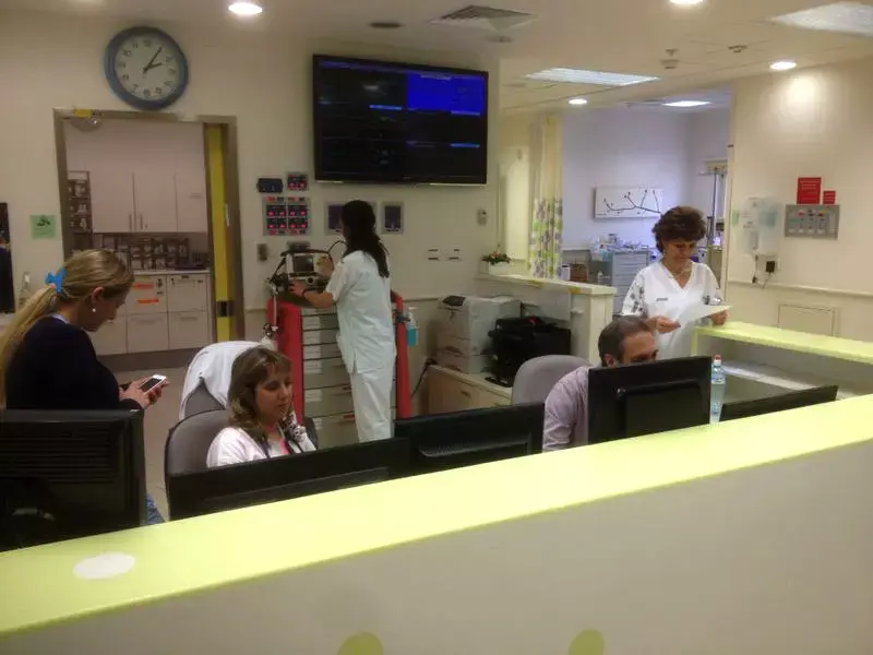 בן ה-7 שאושפז בשל סיבוכי שפעת "מתקשר עם משפחתו"