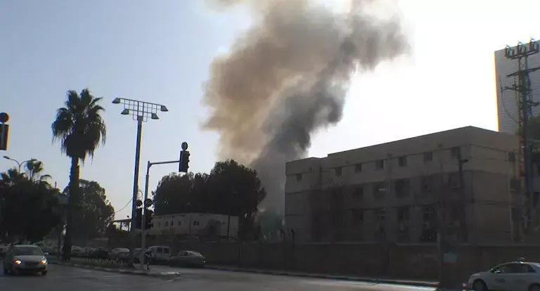 שריפה פרצה בחדר האוכל בבסיס בקריה בתל אביב