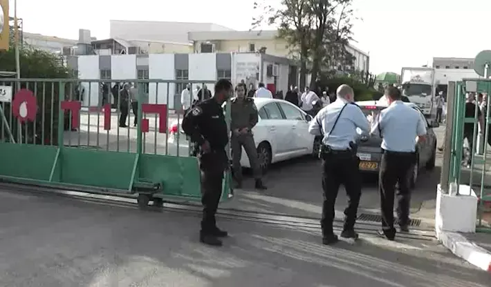 פועל נרצח בדקירות בעמק חפר, חשוד בן 37 נעצר