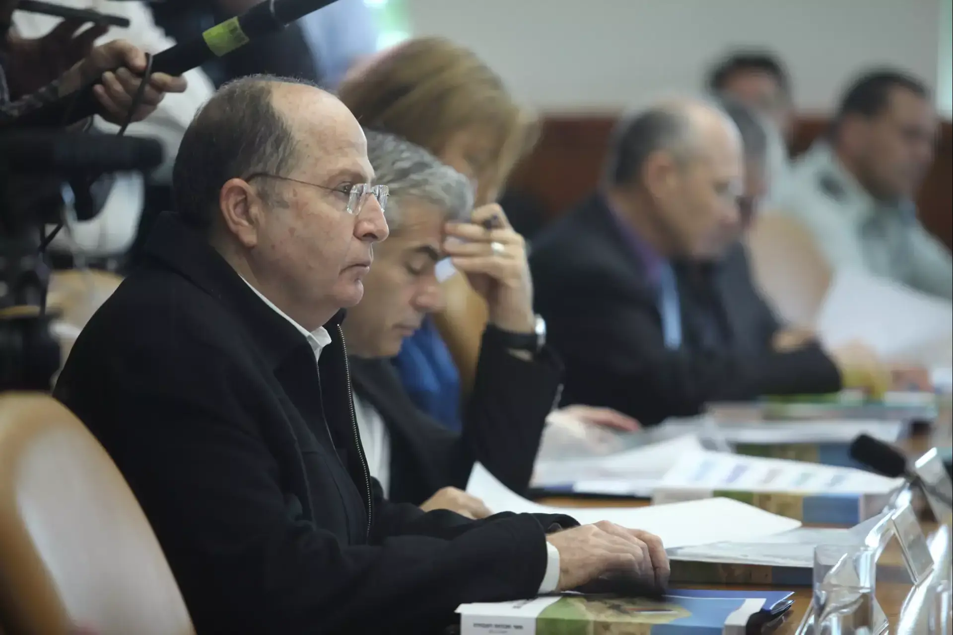 יעלון: "האוצר פוגע במשרתי הקבע מתוך אידיאולוגיה"