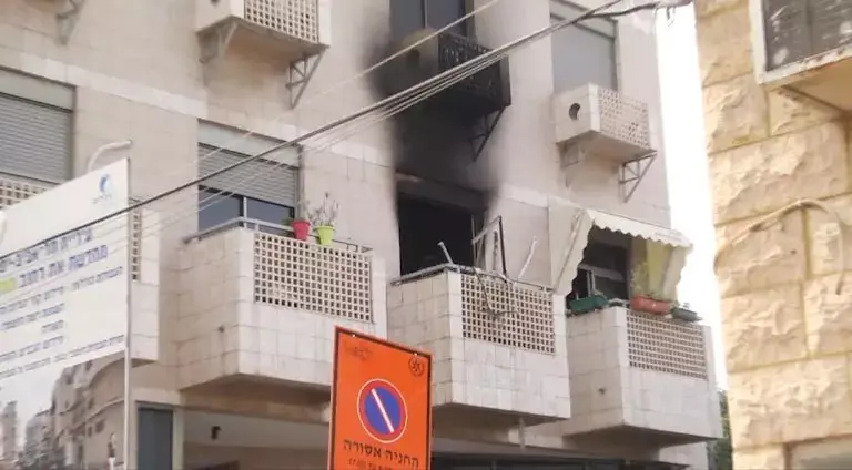 אישה כבת 30 נפגעה קשה בפיצוץ גז בדירה בתל אביב