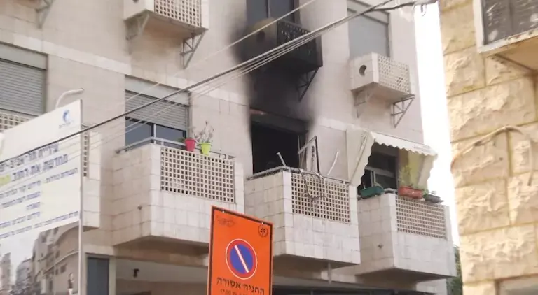 שעות לפני פיצוץ הגז: הכבאים עזבו בלי לטפל בדליפה