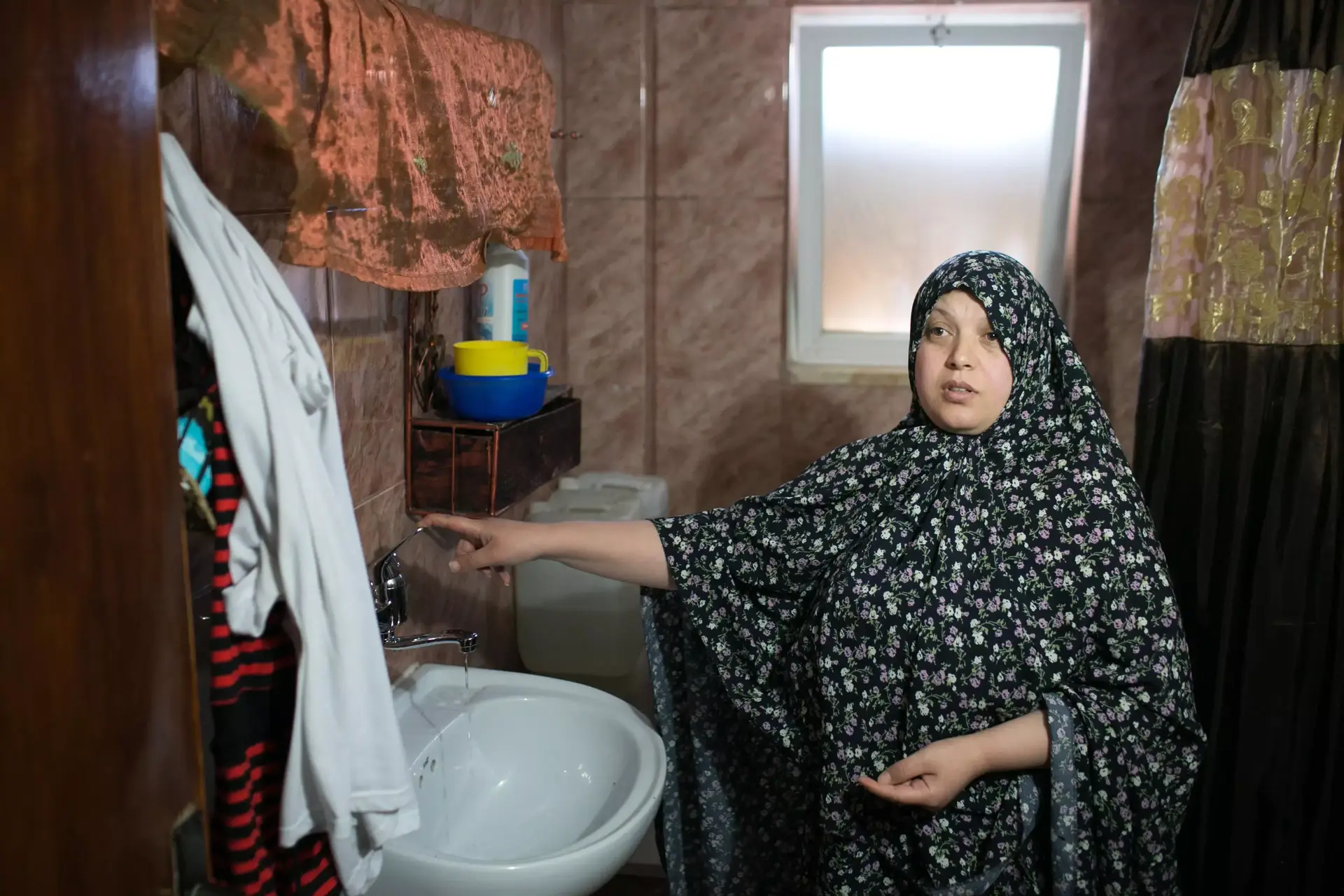לא רק מחסור במים: המצב העגום מעבר לגדר ההפרדה