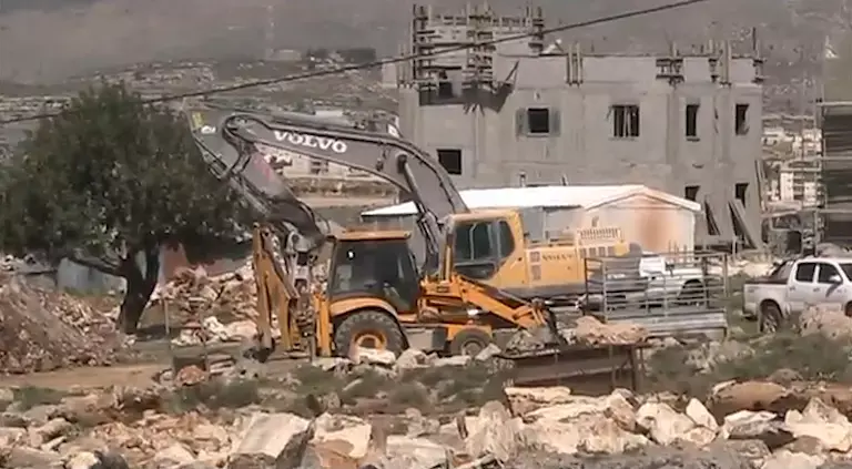 גופת בן 3 נמצאה תחת ערימת עפר: "הכול מאלוהים"