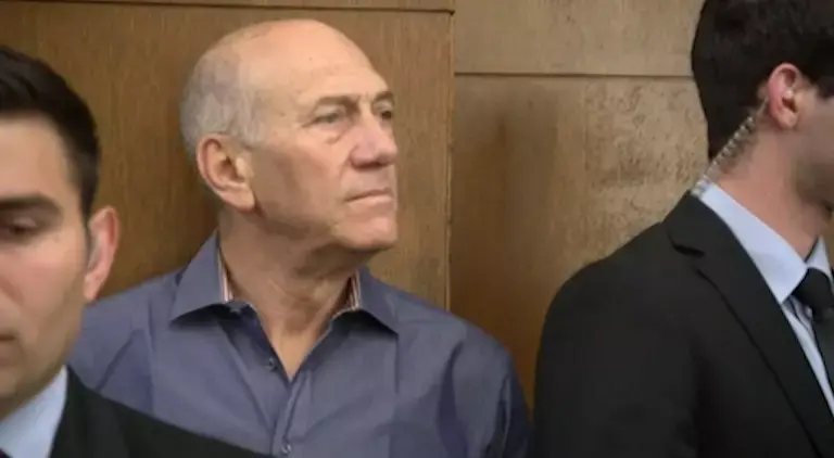 הסיקור העולמי: "אדריכל מלחמת לבנון 2" בדרך לכלא