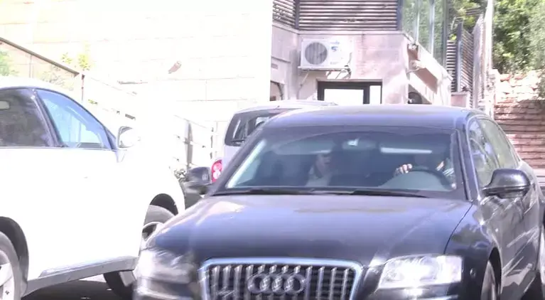 אהוד אולמרט נחקר באזהרה בחשד לשיבוש הליכי משפט