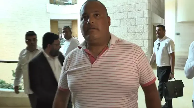 אחרי פחות משנה: אלון חסן ביטל חברותו ב"עבודה"