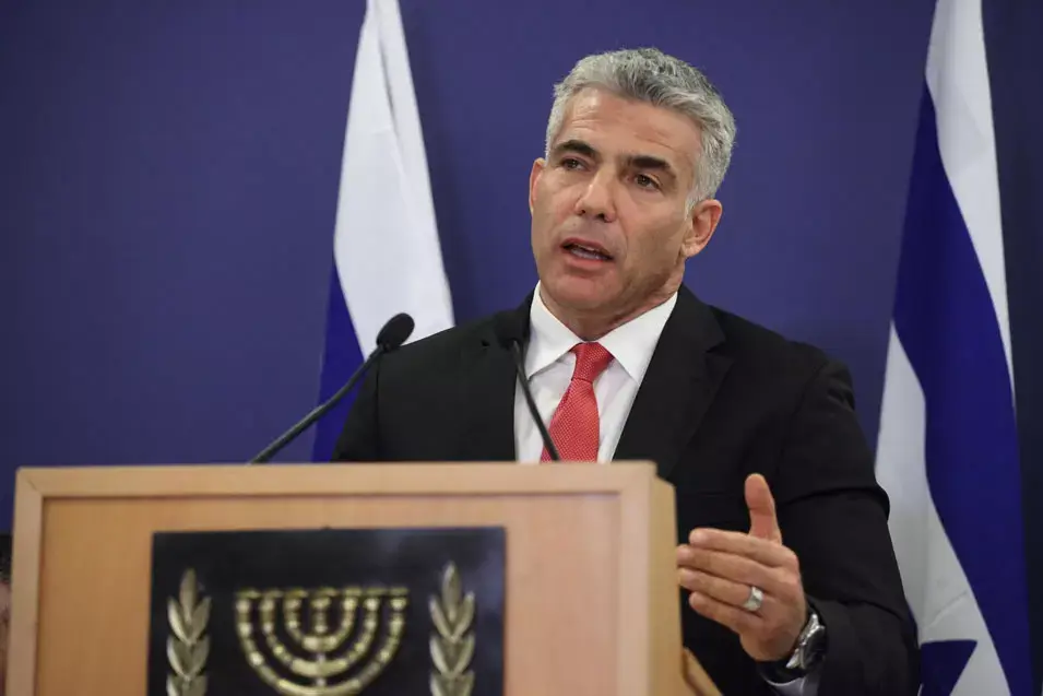 תקציב לפיד: בלי העלאת מסים וקיצוץ עד 10 מיליארד ש'