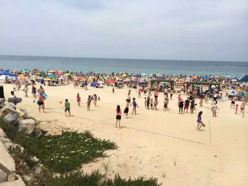 המסיבה הסודית: מאות קטינים נתפסו שתויים בחוף
