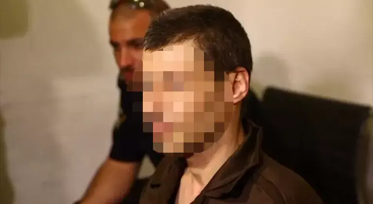 חשד: היכה למוות את שותפו כי ראה צואה ליד מיטתו