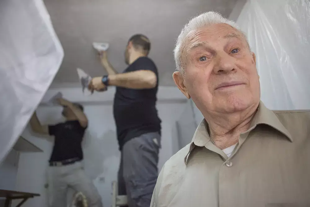 החדשות בדקה: דרסה למוות נער  ותובעת את משפחתו