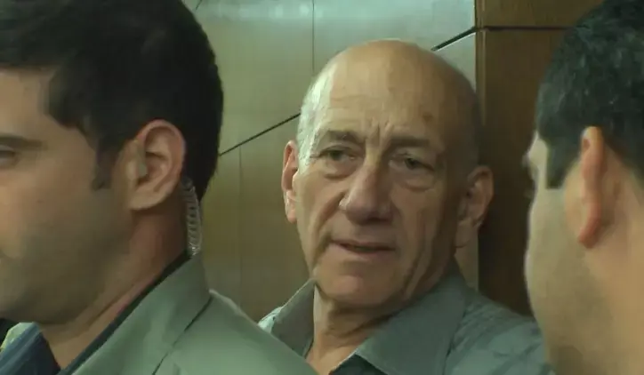 "לולא אולמרט אימץ אותי, הייתי נרקומנית וזונה"