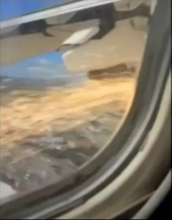 החדשות בדקה: מה עשו נוסעי מטוס שמנועו עלה בלהבות?