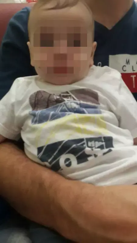 תינוק בן חצי שנה נחנק משרוך של מוצץ; מצבו אנוש