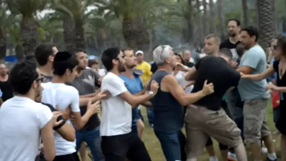 קטטה ב"על האש": פעילי בעלי חיים "צלו" פגרים בת"א