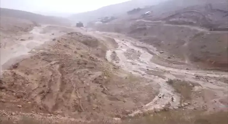בשל שיטפון: עשרות נתקעו במערה ליד ים המלח וחולצו