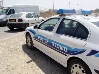 ניידת משטרה נגנבה במהלך מרדף