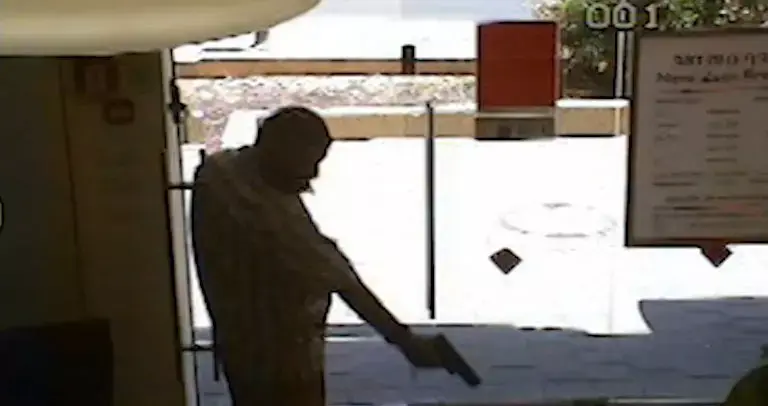 שנה אחרי: לניצולים מהטבח בבנק "נהרסו החיים"
