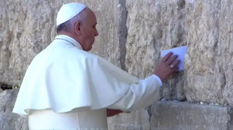 האפיפיור נפרד מישראל: "הבה נעבוד יחד למען השלום"