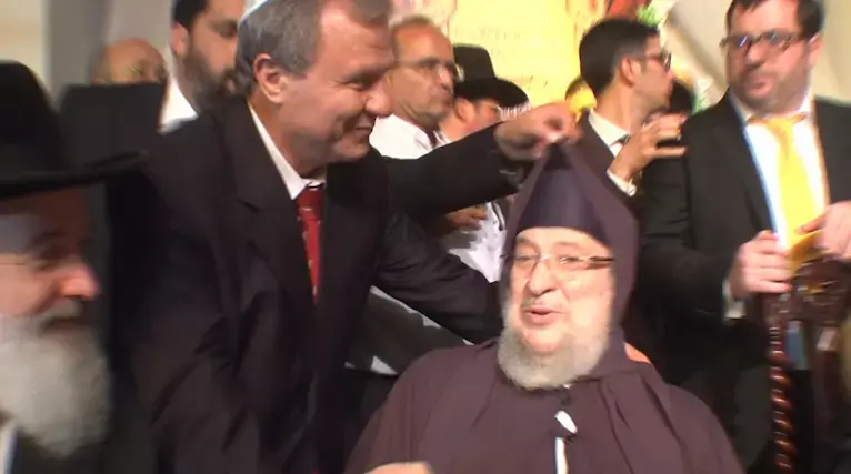 ערב הבחירות: שטרית חגג בחתונת בנו של "הרנטגן"