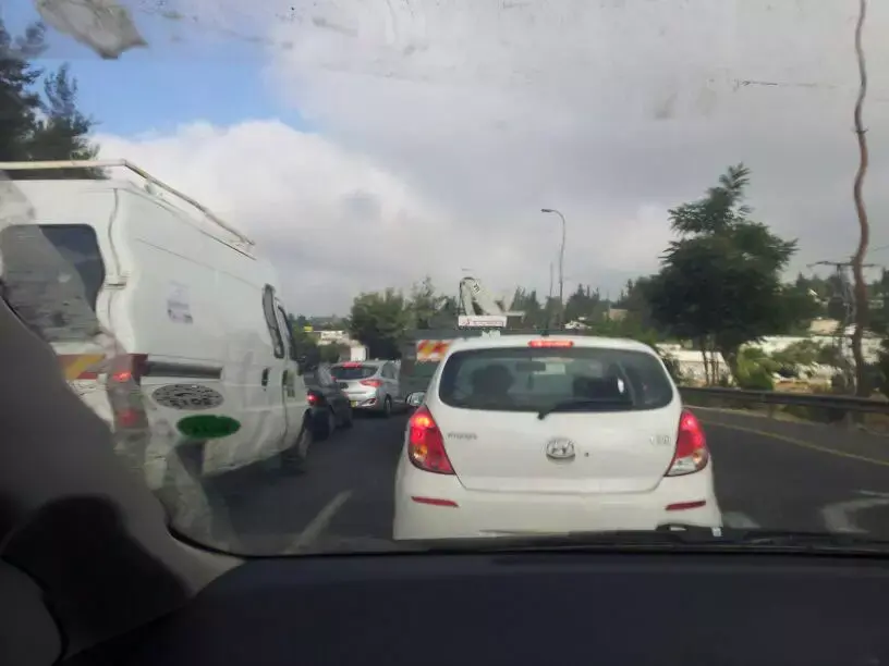 עקב תאונה: פקקי ענק בכביש 1 לכיוון תל אביב