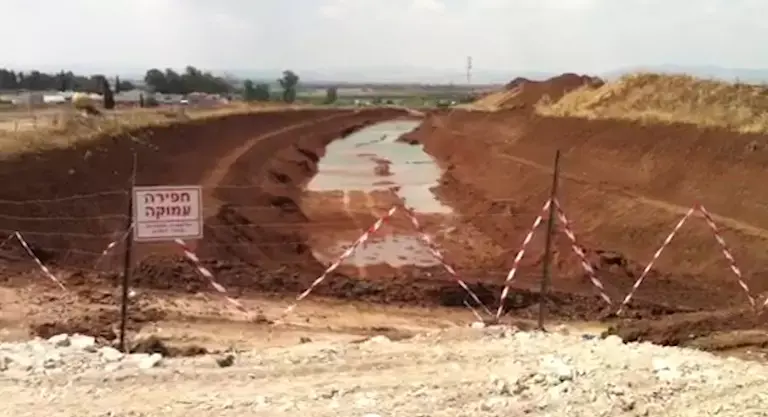 בשל הצפות: שיבושים בעבודות להקמת מסילת העמק