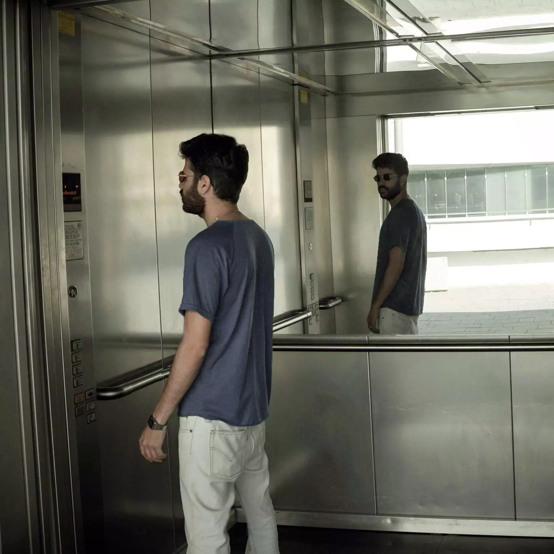 בכורה: שיר חדש לדרור משען