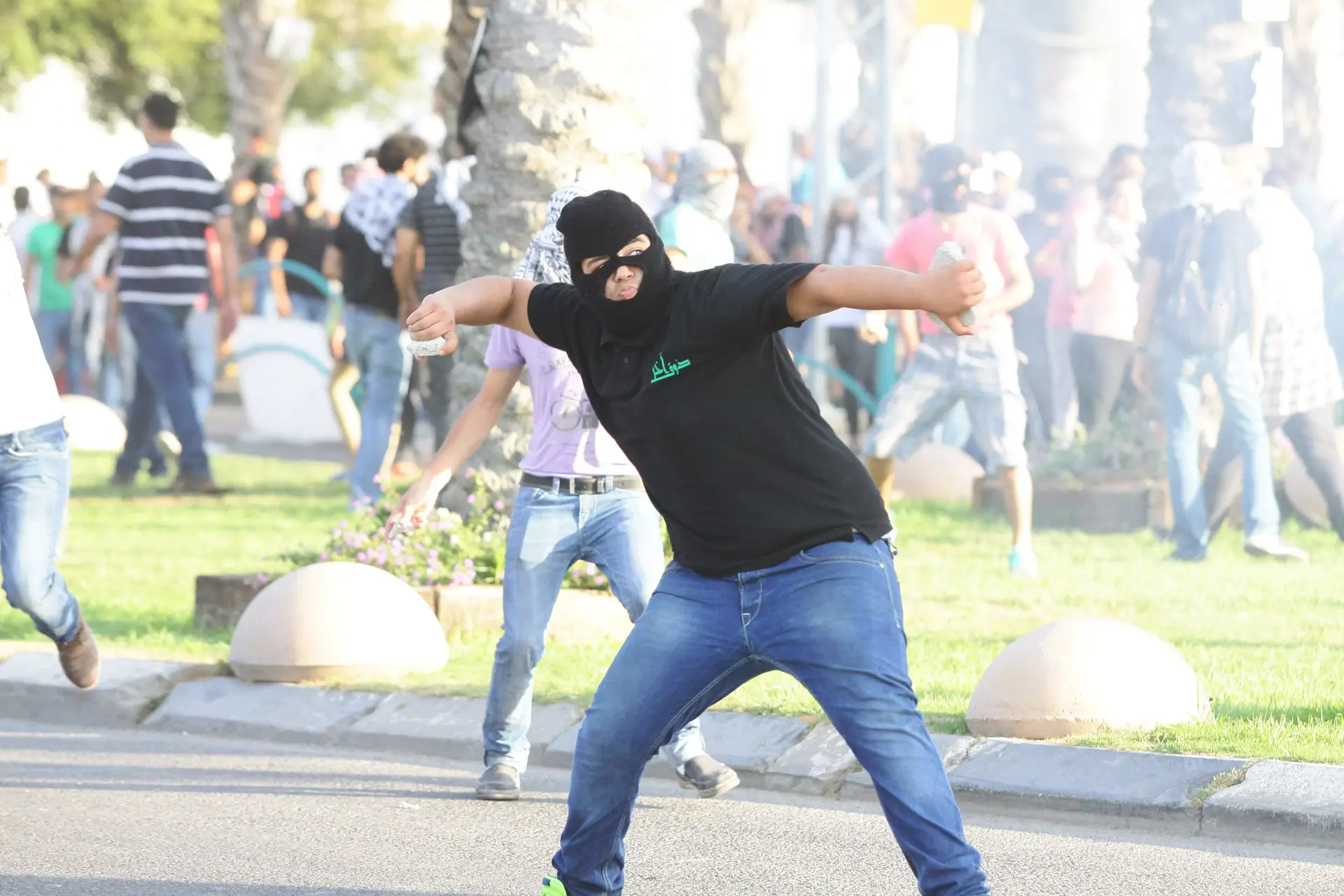 3 שוטרים נפצעו ורכב התהפך במהלך מעצר במזרח ירושלים