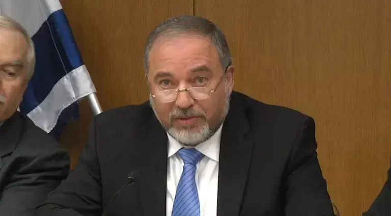 כמו אז: כשליברמן כינס ב-2014 מסיבת עיתונאים מיוחדת