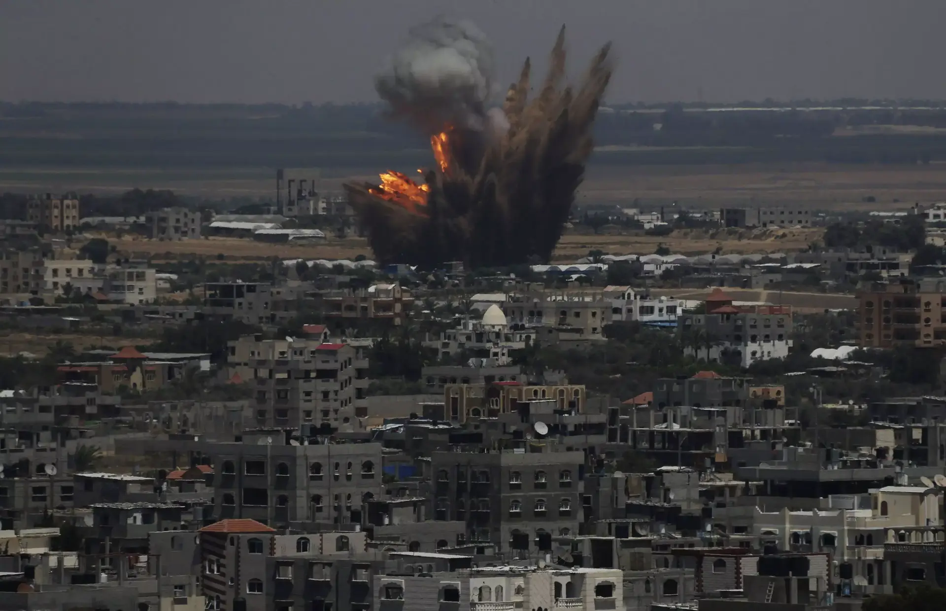 החדשות בדקה: 22 רקטות בשטחים פתוחים, הרוגים בעזה