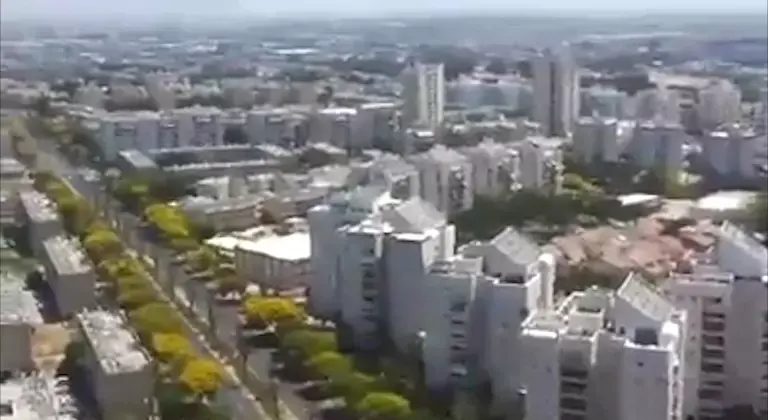 תיעדו נפילת רקטות תוך צעקות "אללה אכבר" - ונעצרו