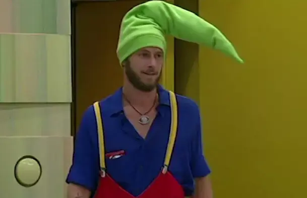 בלוג האח הגדול: האח עם ערימת השיערות הזהובות