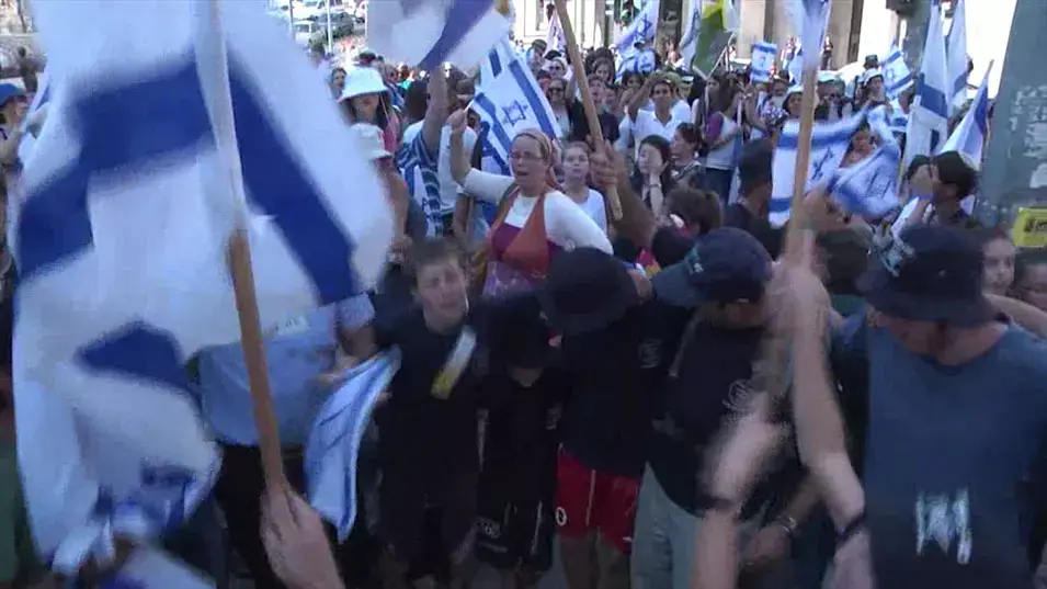 "מחמם את הלב": חברי הקצין שנפל צעדו בעד המבצע