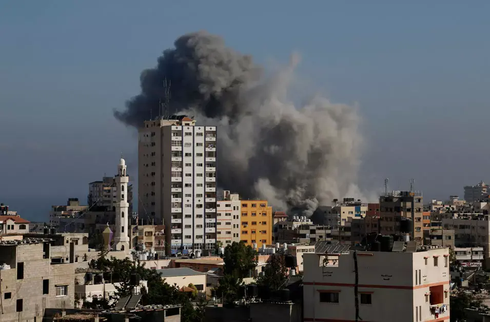 החדשות בדקה - תושב הרצועה: "ייקח 30 שנה לשקם את עזה"