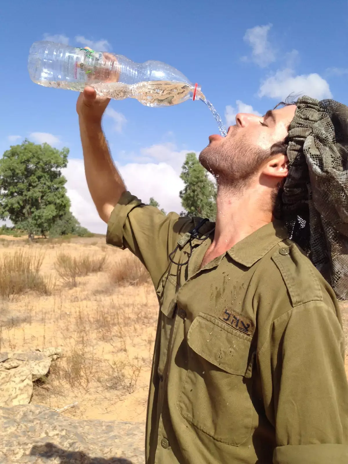 "הורדתי את המדים מהמילואים בעזה, ונכנסתי למדים של דמות החייל בהצגה"