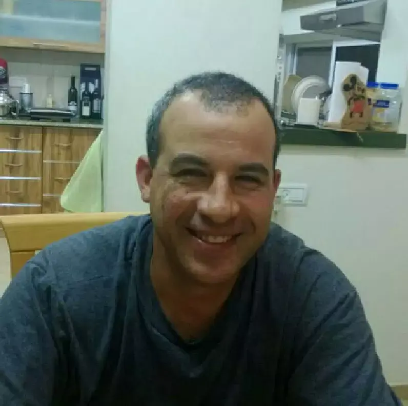 אתה שומר עלינו מלמעלה, כמו שתמיד עשית