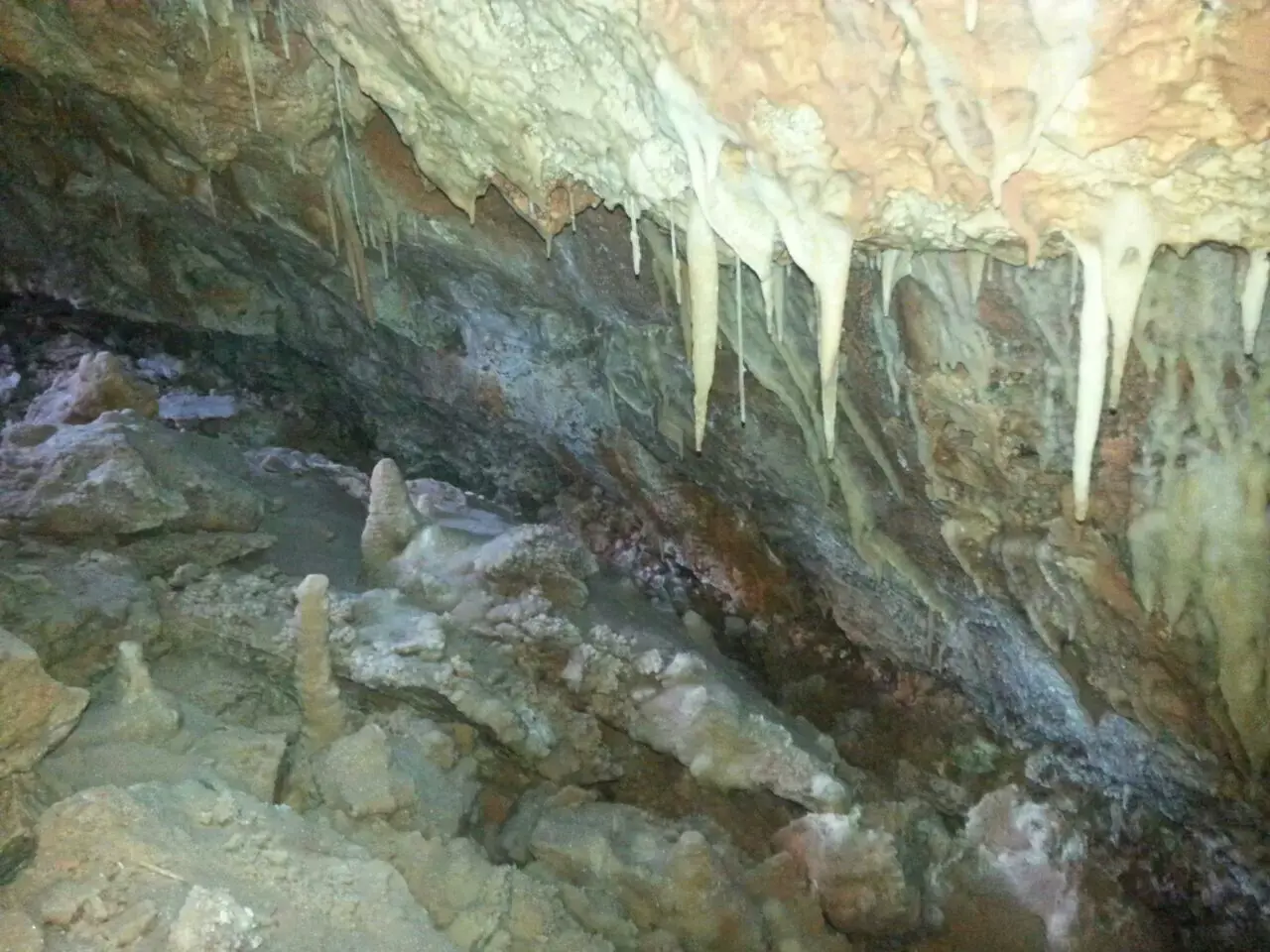 מערת נטיפים ענקית התגלתה במרכז הארץ