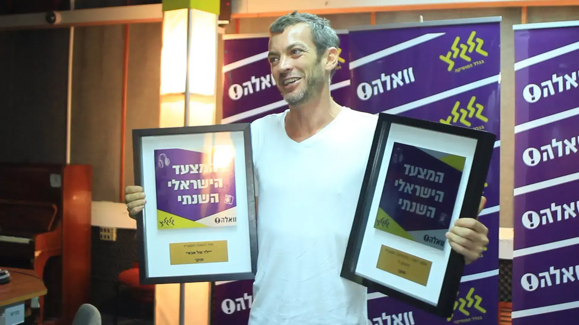 אתם בחרתם: איש השנה של גלגלצ הוא מוקי. ריאיון מנצח