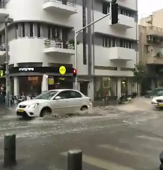 "כל חורף אותו דבר": השיפוצים לא מנעו הצפות בפלורנטין