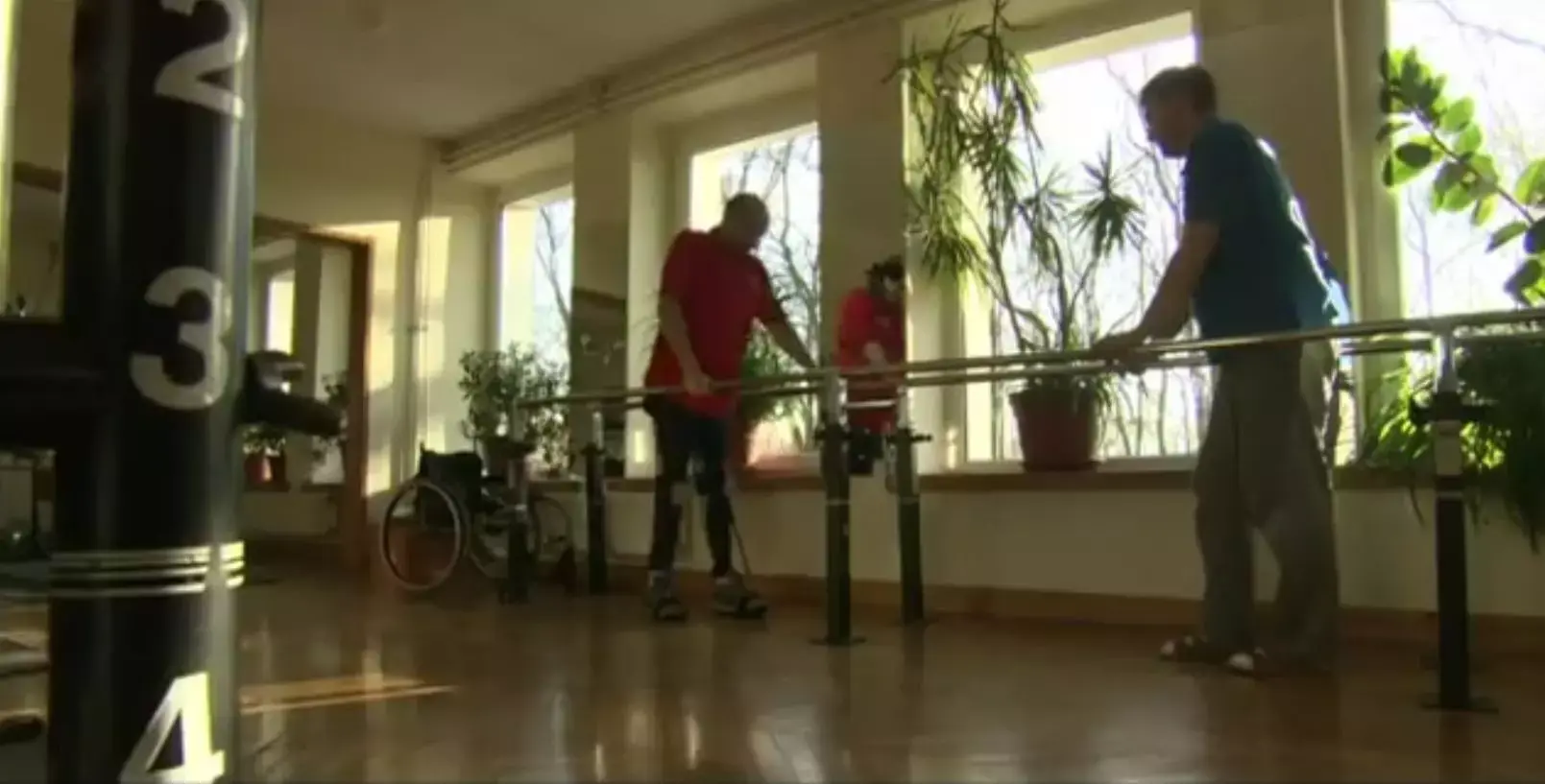 החדשות בדקה: אדם נכה שב ללכת - בזכות האף
