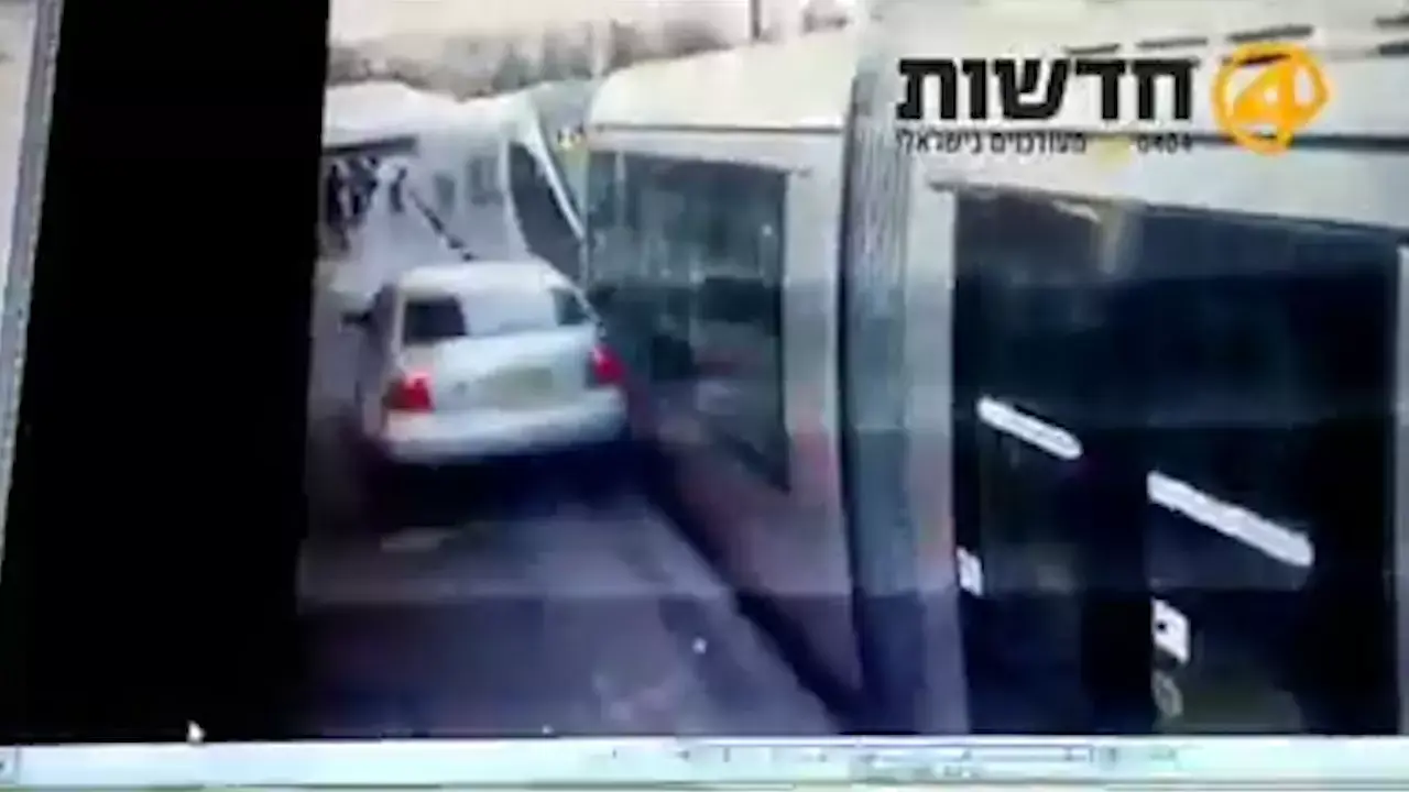 תיעוד חדש: רגע הפיגוע בירושלים מזווית נוספת