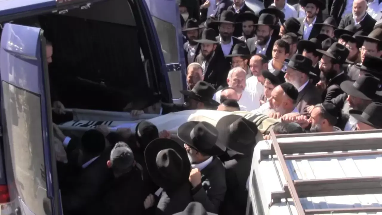 הרב הראשי: "להפסיק את עליית היהודים להר הבית"